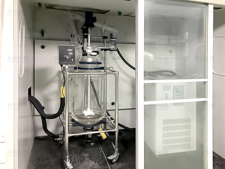 上?？婆d儀器與某公司合作